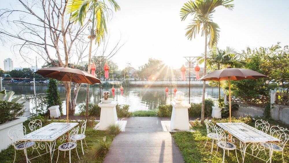 B2 Riverside Colonial Hotel Chiang Mai Buitenkant foto