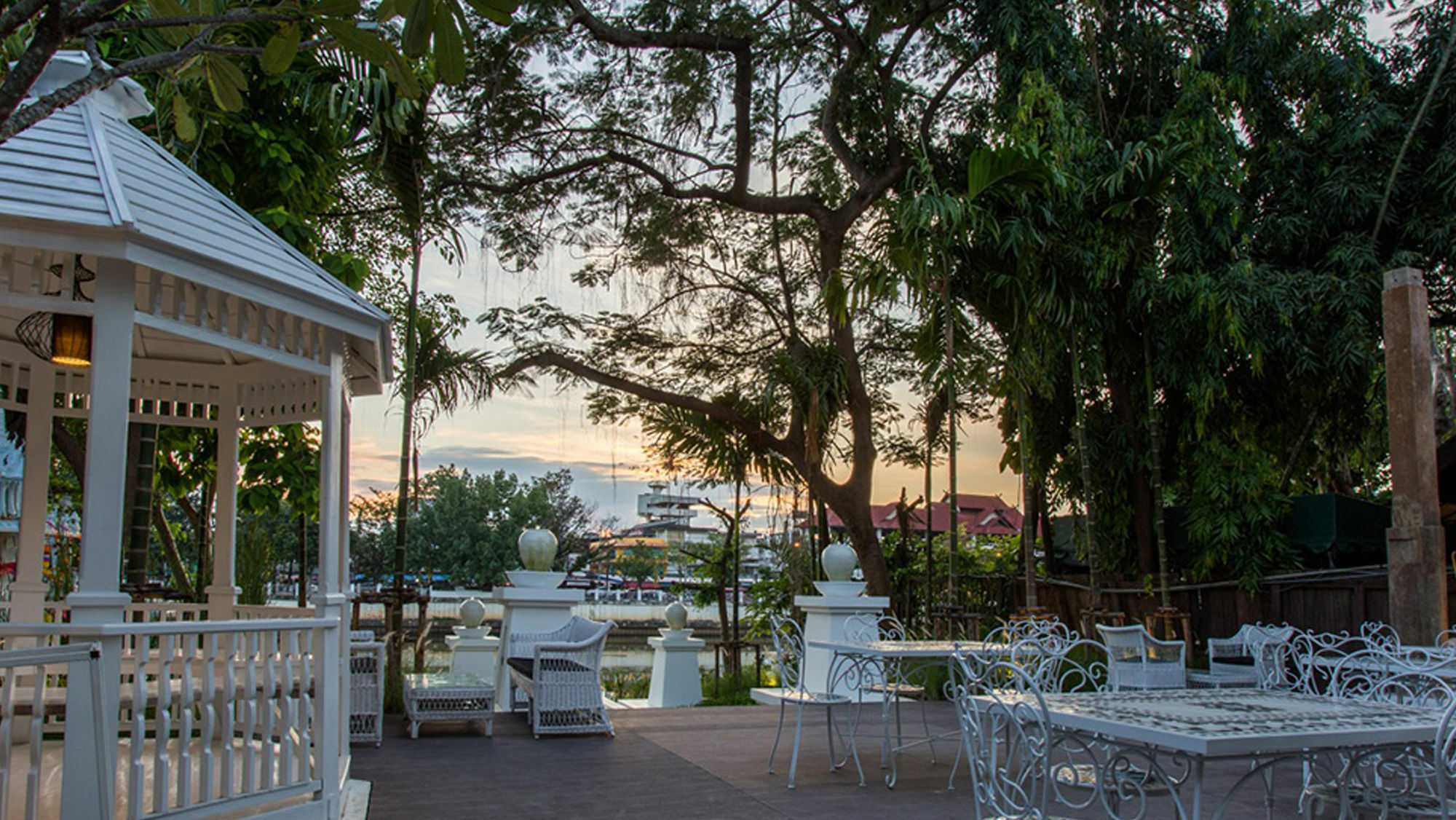 B2 Riverside Colonial Hotel Chiang Mai Buitenkant foto